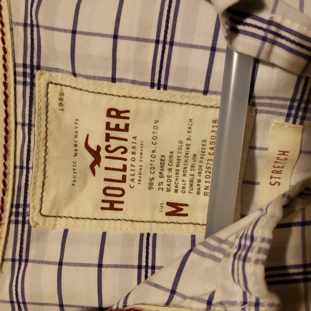 Hollister like new. Absolutely gorgeous Button down, collar shirt - Picture 2 of 9